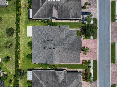 Charming 2-bed, 2-bath, 2-car garage home in the exclusive on Sandpiper Golf Club in Florida - for sale on GolfHomes.com, golf home, golf lot