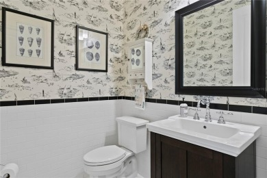 Welcome to 2714 W. Jetton Avenue -- an elegant on Palma Ceia Golf and Country Club in Florida - for sale on GolfHomes.com, golf home, golf lot