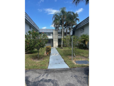 Great opportunity to own this corner 1 bedroom 1.5 bath condo on Kings Point Golf - Executive in Florida - for sale on GolfHomes.com, golf home, golf lot