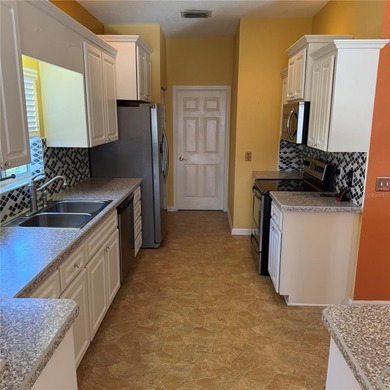 ** OPPORTUNITY AWAITS ***  Don't miss this 3/2 home with Golf on Ocala Palms Golf and Country Club in Florida - for sale on GolfHomes.com, golf home, golf lot