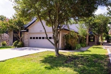 Ranch style home on a quiet, level, cul-de-sac in Riverhill.  4 on Riverhill Country Club in Texas - for sale on GolfHomes.com, golf home, golf lot