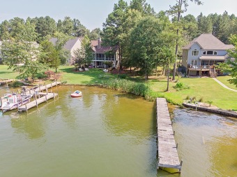 Live the lake life on Lake Greenwood in South Carolina! South for sale on GolfHomes.com