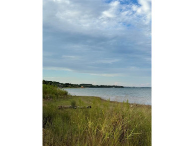 Come enjoy lake life at this beautiful lot on Lake Brownwood on Hideout Golf Club and Resort  in Texas - for sale on GolfHomes.com, golf home, golf lot