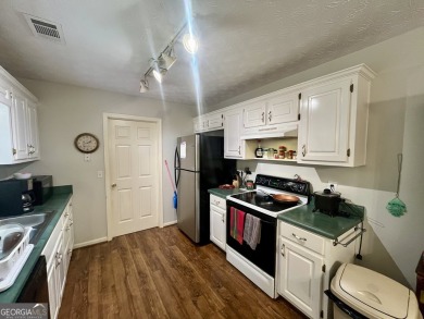 Clean well-maintained move-in ready 3/2 ranch home with 2-car on Turtle Cove Golf Course in Georgia - for sale on GolfHomes.com, golf home, golf lot
