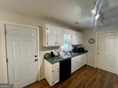 Clean well-maintained move-in ready 3/2 ranch home with 2-car on Turtle Cove Golf Course in Georgia - for sale on GolfHomes.com, golf home, golf lot