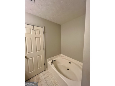 Clean well-maintained move-in ready 3/2 ranch home with 2-car on Turtle Cove Golf Course in Georgia - for sale on GolfHomes.com, golf home, golf lot