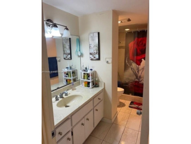 Wow, wow, best deal in the heart of Hollywood! Sellers wants to on Hillcrest Golf and Country Club in Florida - for sale on GolfHomes.com, golf home, golf lot