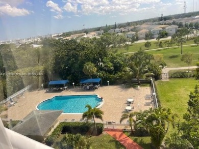 Wow, wow, best deal in the heart of Hollywood! Sellers wants to on Hillcrest Golf and Country Club in Florida - for sale on GolfHomes.com, golf home, golf lot