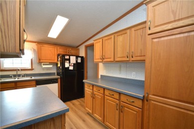 Well-maintained 3BR/2BA double-wide in a fantastic community on Winding Creek Executive Course in New York - for sale on GolfHomes.com, golf home, golf lot