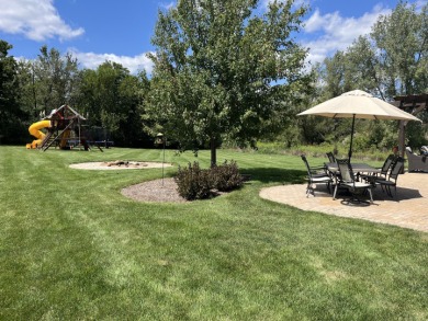 ** PRICE REDUCED **  Absolutely stunning, custom home in the on Willow Run Golf Course in Illinois - for sale on GolfHomes.com, golf home, golf lot