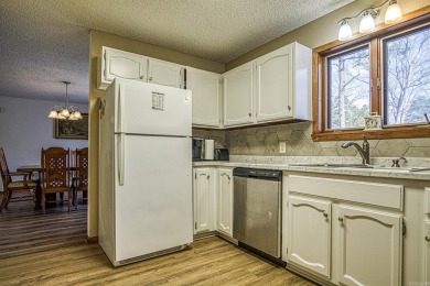 Charming 3 bed/3 bath home in a quiet area of Hot Springs on DeSoto Golf Course in Arkansas - for sale on GolfHomes.com, golf home, golf lot