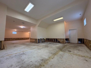 Check out this magnificent home located on Lincoln Oaks golf on Lincoln Oaks Golf Course in Illinois - for sale on GolfHomes.com, golf home, golf lot