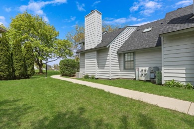 Welcome to 649 Chip Court, a beautifully updated townhome in the on Heather Ridge Golf Club in Illinois - for sale on GolfHomes.com, golf home, golf lot