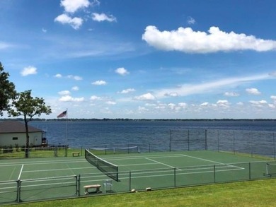 MOTIVATED SELLER for single or double lots with golf and water on Pinnacle Golf and Boat Club in Texas - for sale on GolfHomes.com, golf home, golf lot