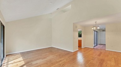 $3,000 Appliance Credit! Centrally located townhouse, with main on The Meadows Golf and Country Club in Florida - for sale on GolfHomes.com, golf home, golf lot