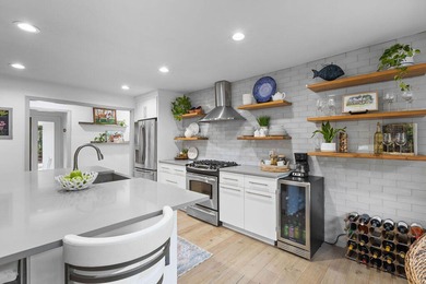 Absolutely adorable single-level home situated on a spacious on The Seabrook Island Club in South Carolina - for sale on GolfHomes.com, golf home, golf lot