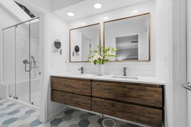 Absolutely adorable single-level home situated on a spacious on The Seabrook Island Club in South Carolina - for sale on GolfHomes.com, golf home, golf lot