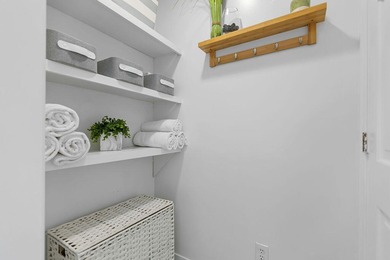 Absolutely adorable single-level home situated on a spacious on The Seabrook Island Club in South Carolina - for sale on GolfHomes.com, golf home, golf lot