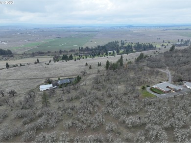 VIEW, VIEW, VIEW! Beautiful, wooded property located in on Goldendale Country Club in Washington - for sale on GolfHomes.com, golf home, golf lot