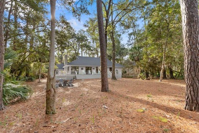 Absolutely adorable single-level home situated on a spacious on The Seabrook Island Club in South Carolina - for sale on GolfHomes.com, golf home, golf lot