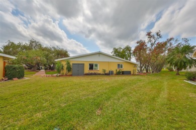 YOUR PERFECT RETREAT AWAITS! Step into this move-in-ready on Kings Point Executive Golf Course in Florida - for sale on GolfHomes.com, golf home, golf lot