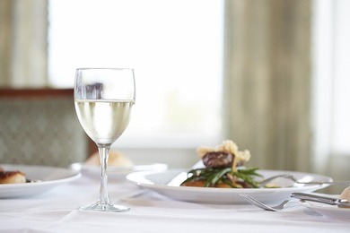 Enjoy relaxed coastal living in this 2 BR 2 BA upper-level end on The Seabrook Island Club in South Carolina - for sale on GolfHomes.com, golf home, golf lot