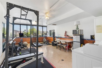 Golf course views! Welcome to this 2 bed, 1 bath, 691 sqft on Honolulu Country Club in Hawaii - for sale on GolfHomes.com, golf home, golf lot