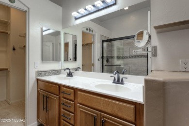 Beautifully updated 2-bed, 2-bath townhome in gated community of on Torres Blancas Golf Club in Arizona - for sale on GolfHomes.com, golf home, golf lot