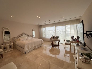 Apartment in Lantana of 415 m2 (4,467.02 SQFT)
Your Luxury Home on  in  - for sale on GolfHomes.com, golf home, golf lot
