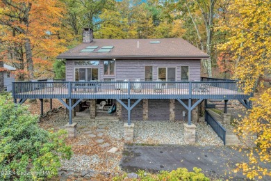 ATTN INVESTORS! THIS IS A RENTAL DREAM! 100' LAKEFRONT HOME! on Split Rock Resort and Country Club in Pennsylvania - for sale on GolfHomes.com, golf home, golf lot