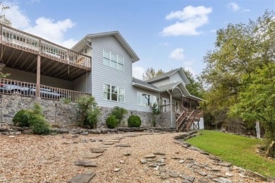 Welcome to 26 White River Ln in beautiful Holiday Island! This on Holiday Island Executive Golf Course in Arkansas - for sale on GolfHomes.com, golf home, golf lot