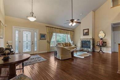 Welcome to 26 White River Ln in beautiful Holiday Island! This on Holiday Island Executive Golf Course in Arkansas - for sale on GolfHomes.com, golf home, golf lot