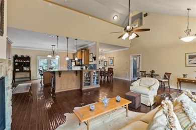 Welcome to 26 White River Ln in beautiful Holiday Island! This on Holiday Island Executive Golf Course in Arkansas - for sale on GolfHomes.com, golf home, golf lot
