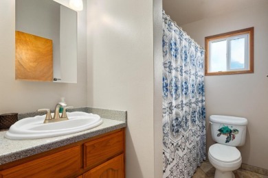 Beautiful and Meticulously maintained 3/2 with sweeping ocean on Discovery Harbour Golf Course in Hawaii - for sale on GolfHomes.com, golf home, golf lot