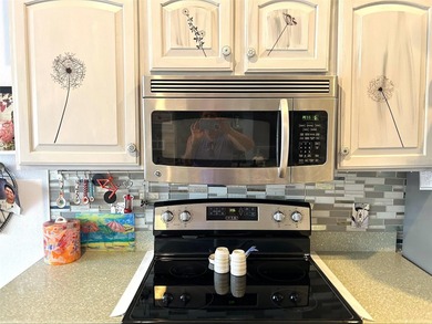 This charming Villa is located on a private cul-de-sac in the on Heritage Pines Country Club in Florida - for sale on GolfHomes.com, golf home, golf lot