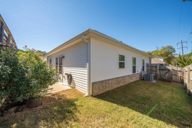 Must see this beautiful 2 Bedroom 2 Bath home in the highly on Hot Springs Golf and Country Club in Arkansas - for sale on GolfHomes.com, golf home, golf lot