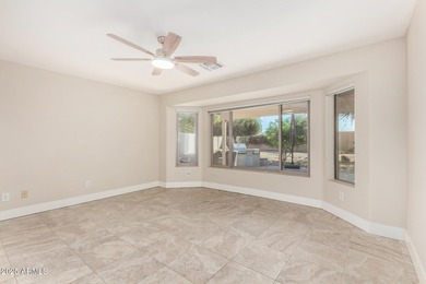 Don't miss this tastefully updated 2 bed + DEN, 2 bath home in on Oakwood Golf Club  in Arizona - for sale on GolfHomes.com, golf home, golf lot