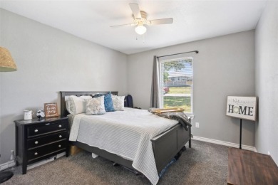 This charming 3 bedroom 2 bath home is nestled in the Holiday on Holiday Hills Country Club in Texas - for sale on GolfHomes.com, golf home, golf lot