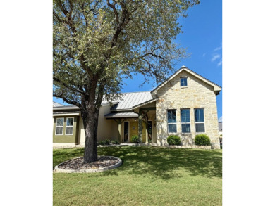 Lovely stand alone German Cottage in Comanche Trace with no on The Club At Comanche Trace in Texas - for sale on GolfHomes.com, golf home, golf lot