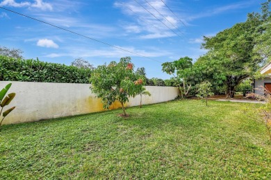 This beautifully updated 3-bedroom, 2-bathroom villa offers the on Yacht and Country Club in Florida - for sale on GolfHomes.com, golf home, golf lot