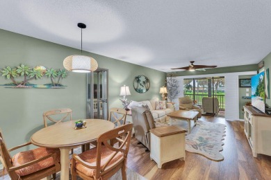 This beautifully updated 2-bedroom, 2-bath condo offers modern on Heritage Ridge Golf Club in Florida - for sale on GolfHomes.com, golf home, golf lot