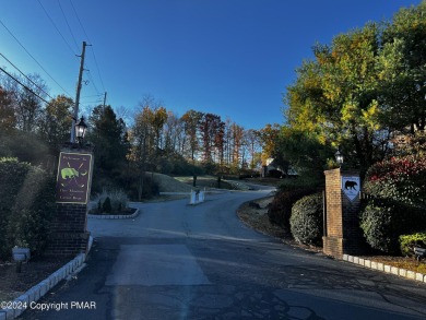 Welcome to Your Dream Home!Discover the perfect blend of luxury on Caesars Pocono Palace Resort in Pennsylvania - for sale on GolfHomes.com, golf home, golf lot