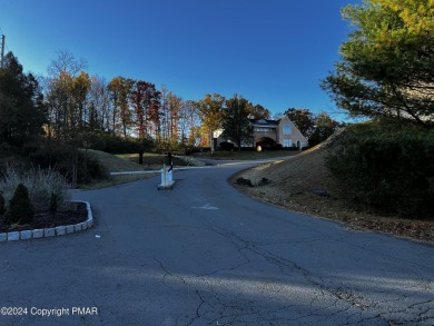 Welcome to Your Dream Home!Discover the perfect blend of luxury on Caesars Pocono Palace Resort in Pennsylvania - for sale on GolfHomes.com, golf home, golf lot