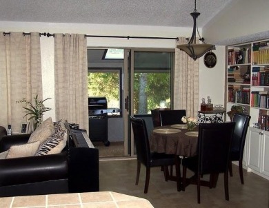 Welcome to this charming 2-bedroom, 2-bath home with a 2-car on Bella Vista - Metfield Golf Complex and Country Club in Arkansas - for sale on GolfHomes.com, golf home, golf lot