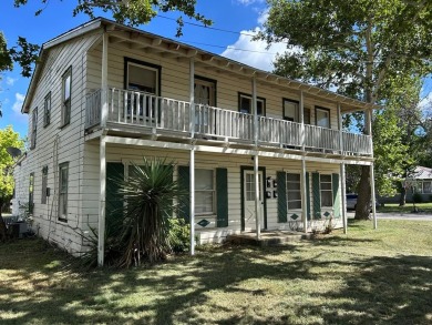 Located in the heart of Kerrville, just a short walk to on Scott Schriener Municipal Golf Course in Texas - for sale on GolfHomes.com, golf home, golf lot