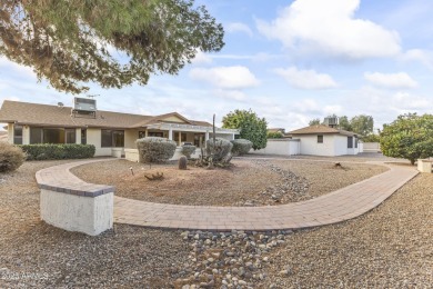 This Home features a SPACIOUS & INVITING 2-Bed, 2-Bath layout w/ on Grandview Golf Course in Arizona - for sale on GolfHomes.com, golf home, golf lot