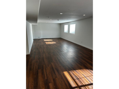 Come see this move-in ready rambler with a fully finished on Cranefield Golf Course in Utah - for sale on GolfHomes.com, golf home, golf lot