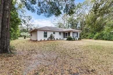 Neat, clean and MOVE-IN Ready and FURNISHED.  Just bring your on Citrus Springs Country Club in Florida - for sale on GolfHomes.com, golf home, golf lot