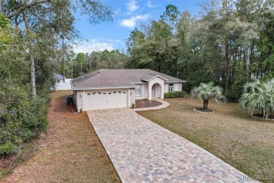 Neat, clean and MOVE-IN Ready and FURNISHED.  Just bring your on Citrus Springs Country Club in Florida - for sale on GolfHomes.com, golf home, golf lot