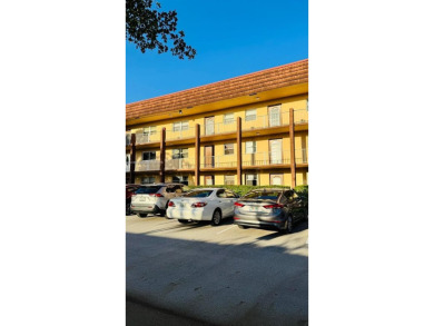 Beautiful 2 Bedroom, 2 bath, first floor condo unit located in on Sunrise Lakes Phase III in Florida - for sale on GolfHomes.com, golf home, golf lot